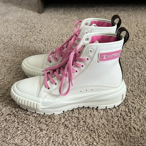 Louis Vuitton LV Quad Sneaker - Picture 2 of 3